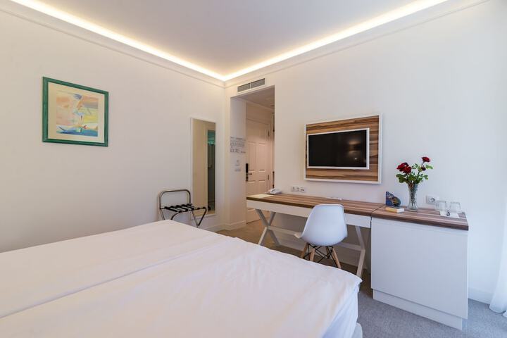 Room 18 of 50