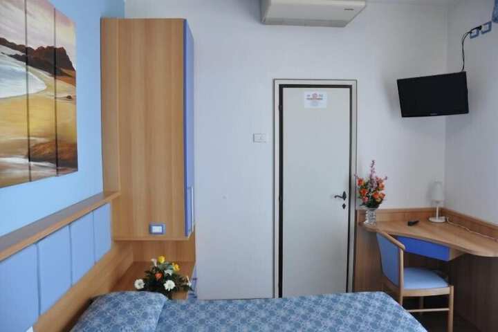 Room 10 of 44