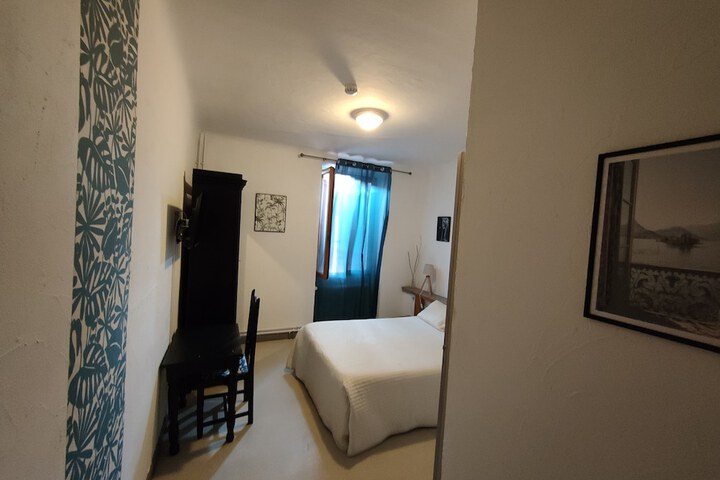 Room 42 of 71