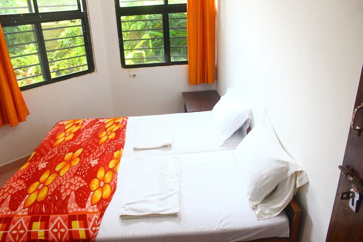 Room 30 of 97