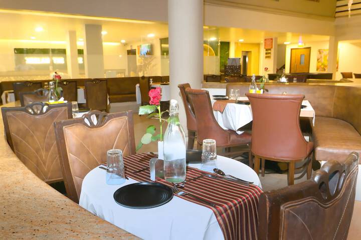 Dining 66 of 83
