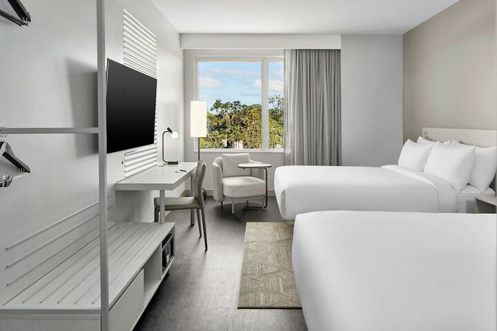 Room 30 of 85
