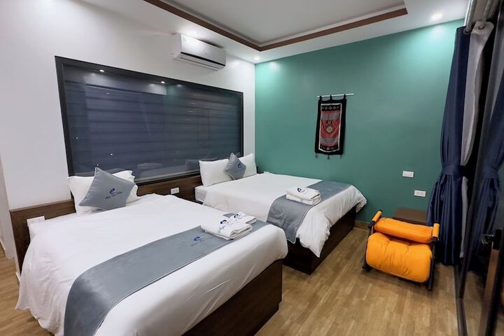 Room 12 of 87