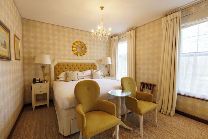 Room 37 of 65