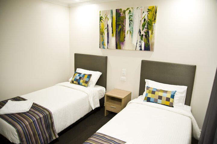 Room 12 of 37