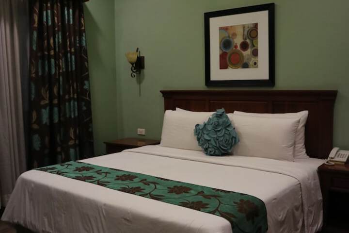 Room 27 of 90