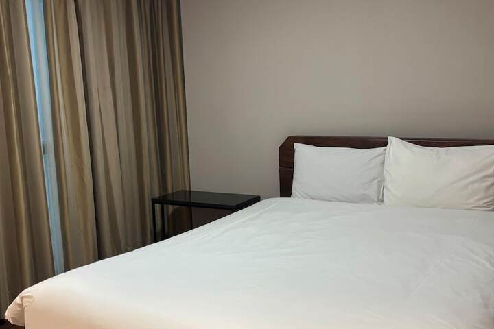 Room 51 of 86