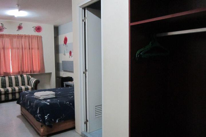 Room 2 of 7