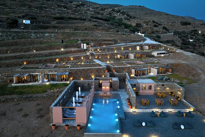 Hotel 74 of 79