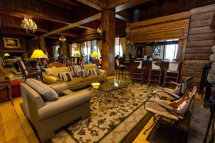 Lobby Entry