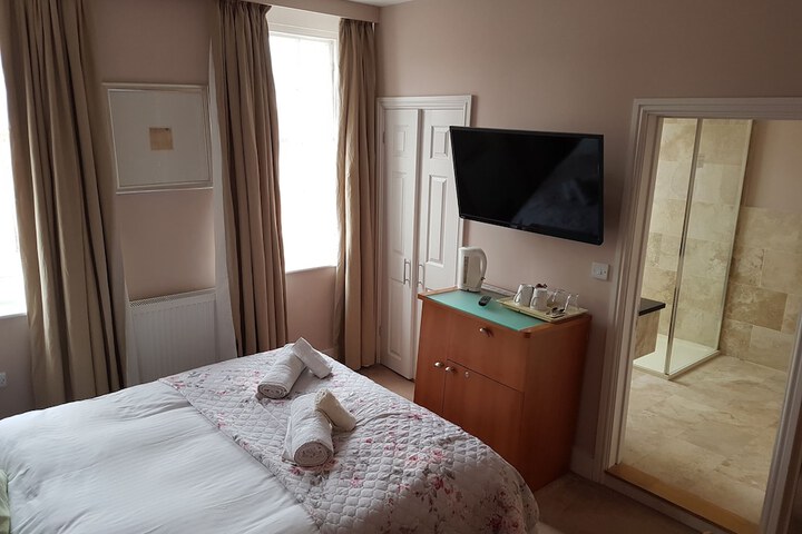 Room 9 of 40