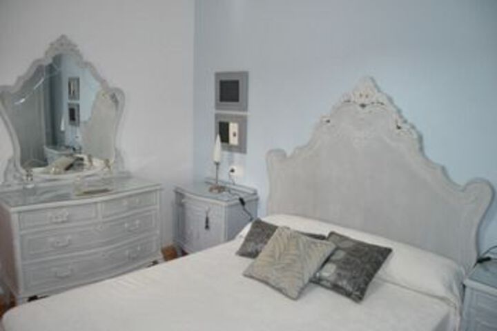 Room 4 of 17