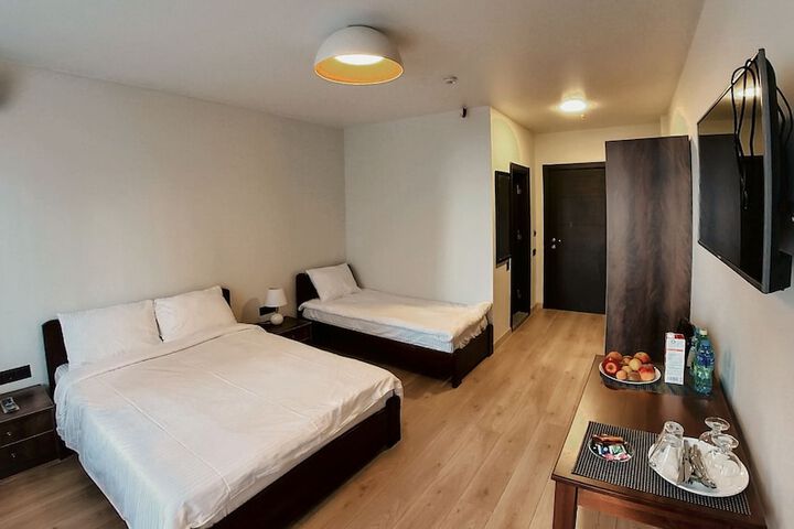 Room 8 of 11