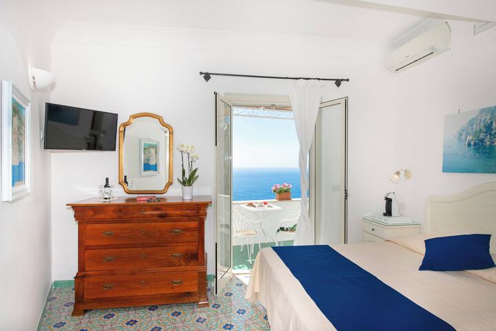 Room 45 of 139