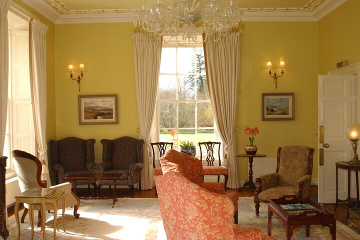 Room 6 of 18