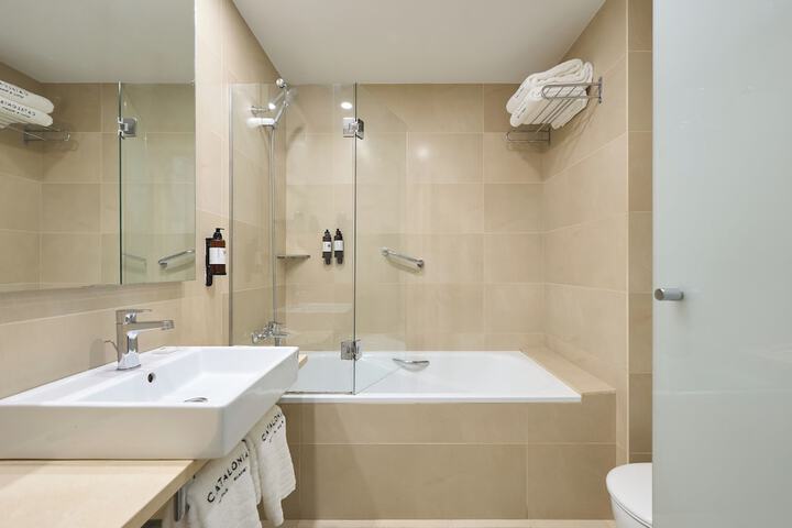 Room 15 of 32