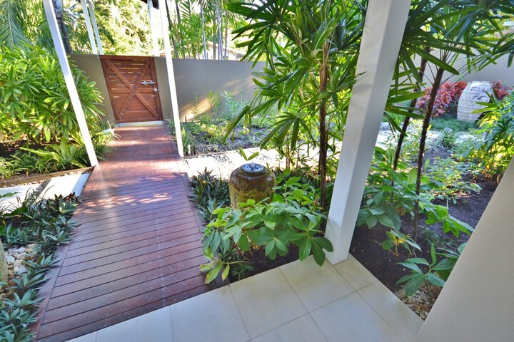 Room 3 of 12