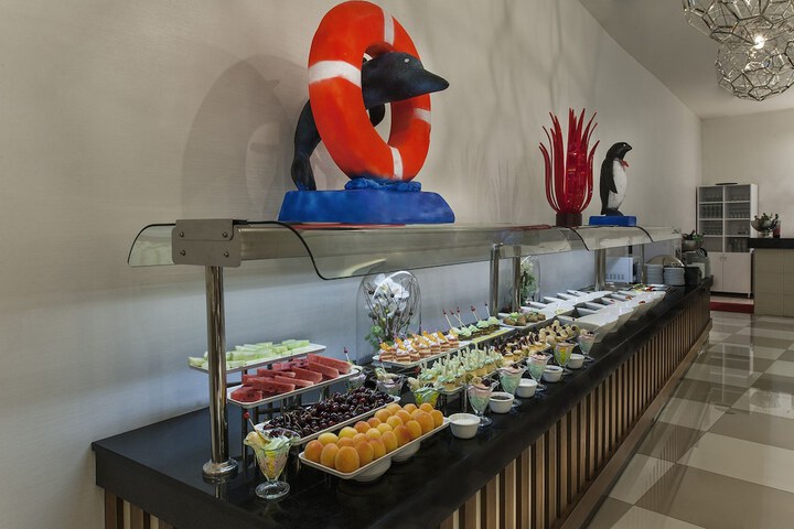 Dining 106 of 138