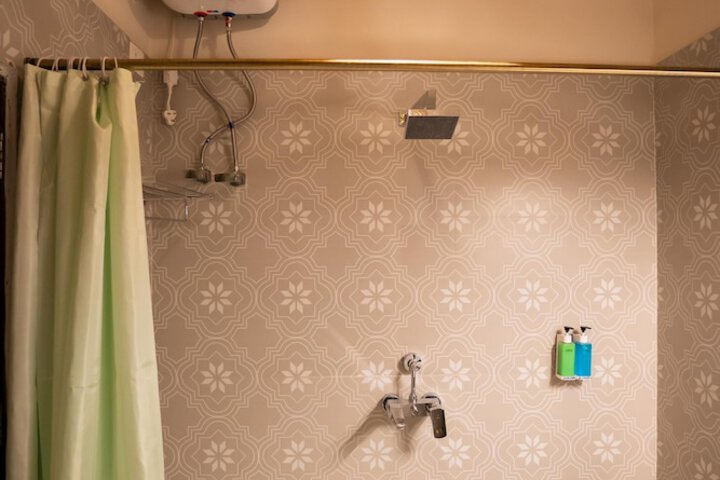 Room 23 of 37