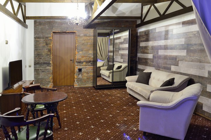 Room 12 of 27
