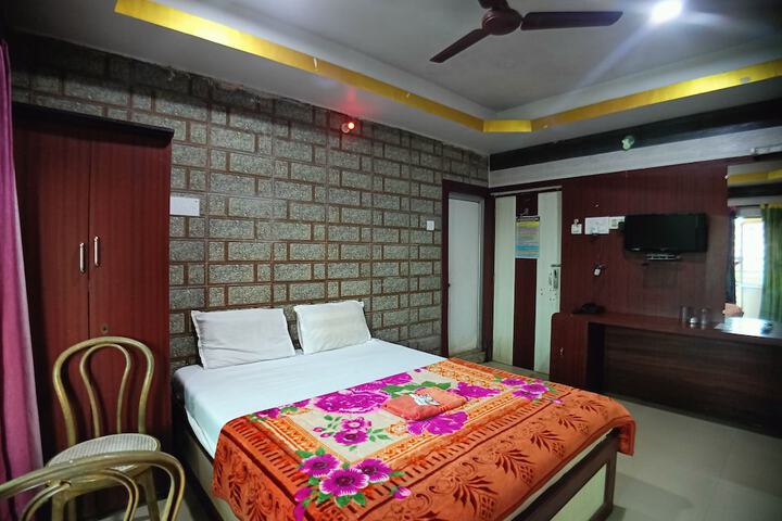 Room 3 of 58