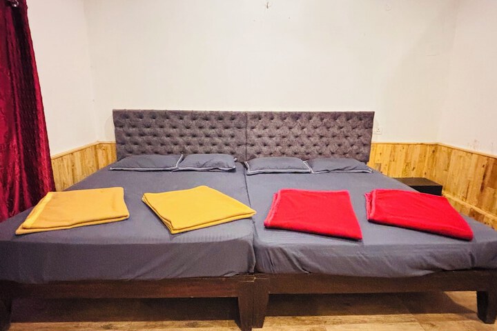 Room 4 of 55