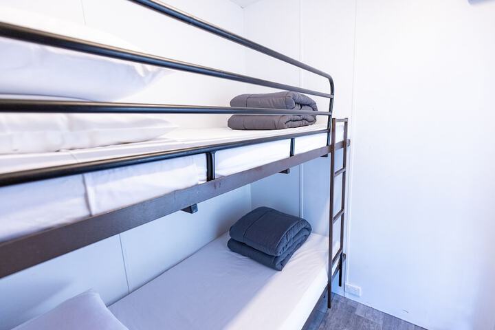 Room 28 of 125