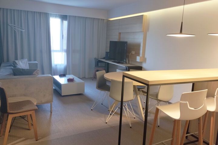 Room 19 of 158