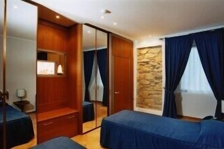 Room 6 of 55