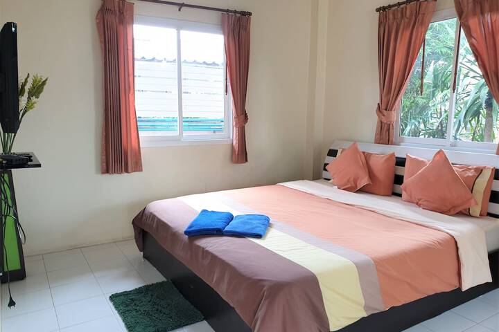 Room 2 of 38