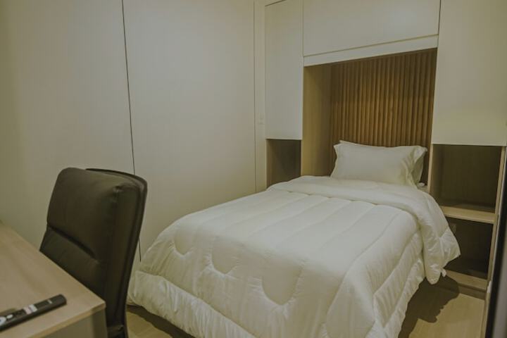Room 33 of 95