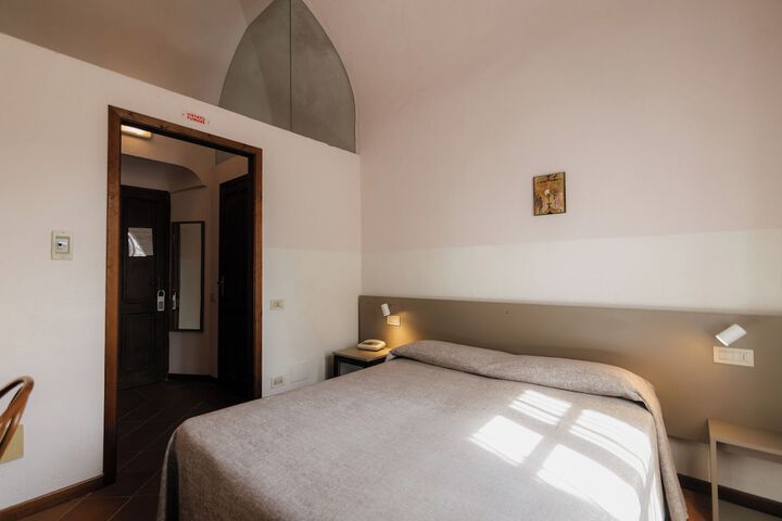 Room 15 of 44