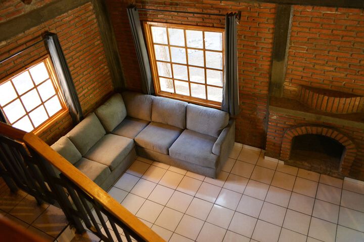 Room 42 of 80