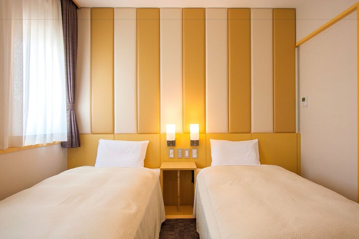Room 19 of 37