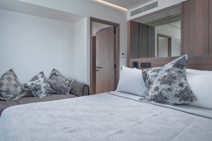 Room 34 of 260