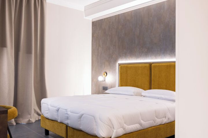Room 16 of 42