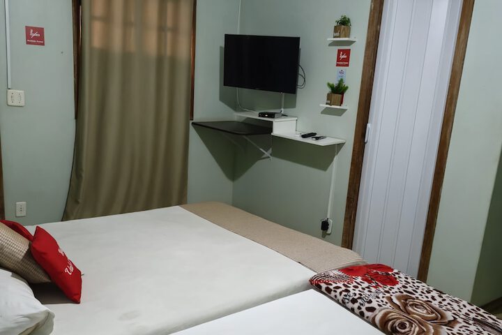 Room 3 of 37