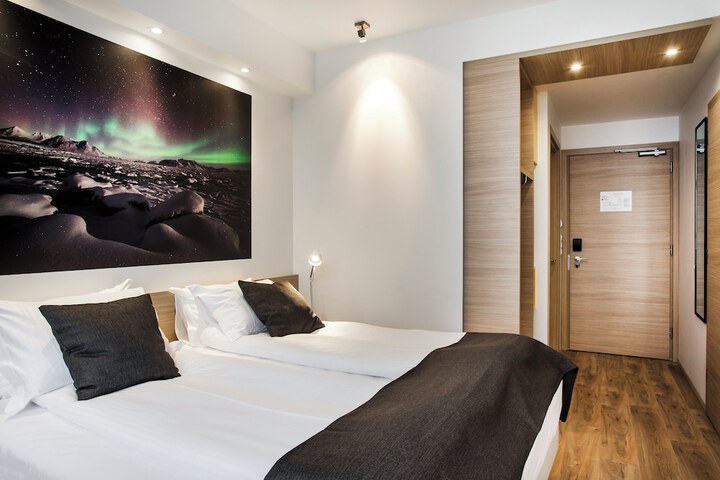 Room 4 of 31
