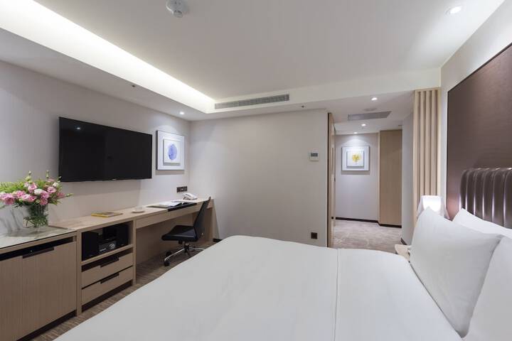Room 10 of 86