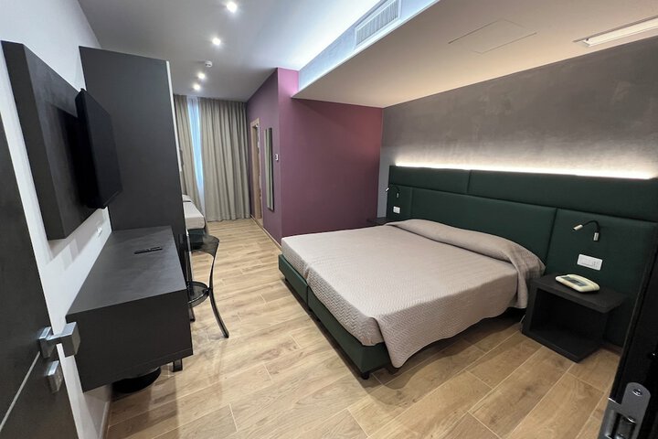 Room 14 of 24