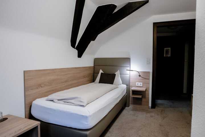 Room 21 of 65