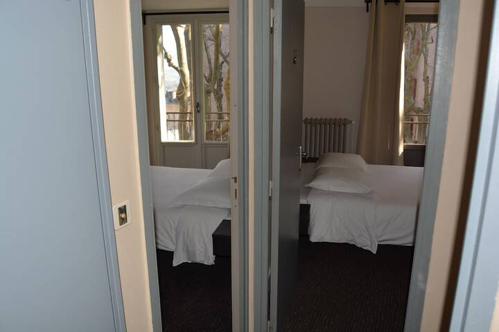 Room 5 of 18