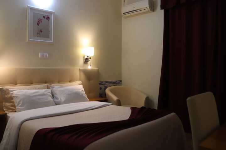 Room 15 of 113