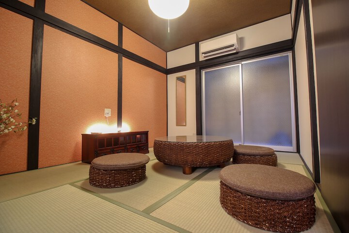 Room 8 of 17