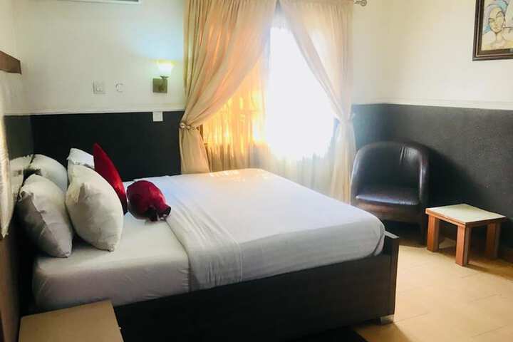 Room 19 of 25
