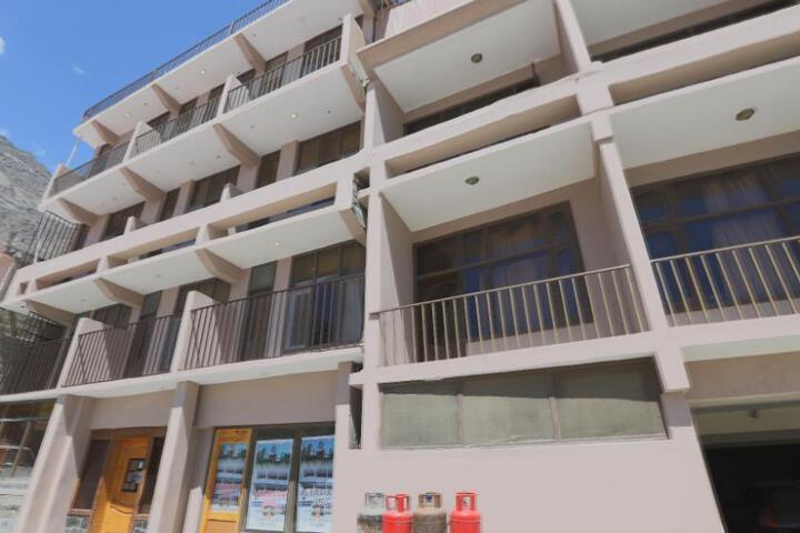 Al-Barakaat Hotel