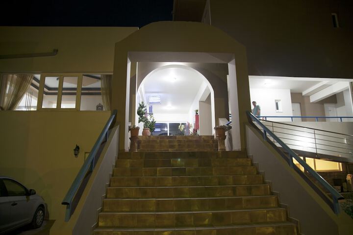 Hotel 74 of 78