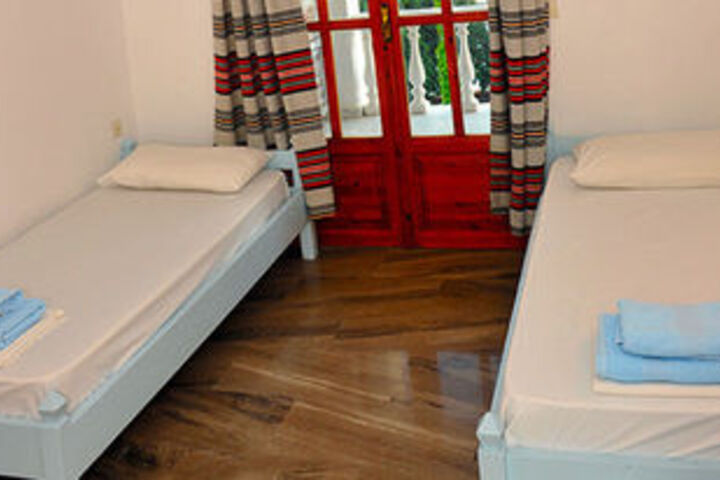 Room 16 of 22