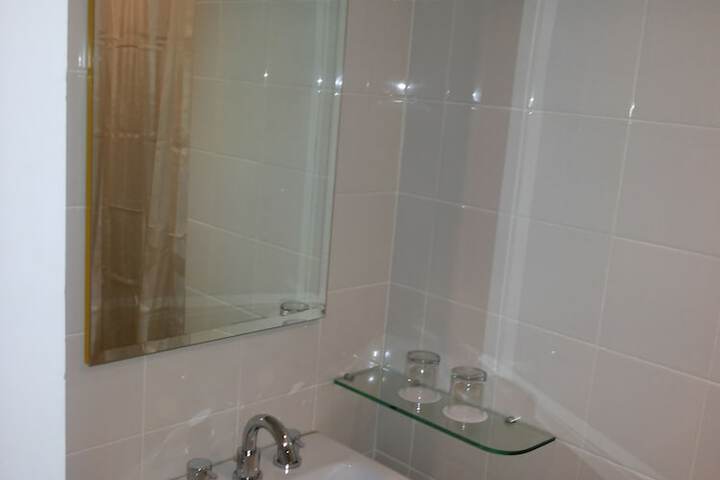 Room 10 of 20