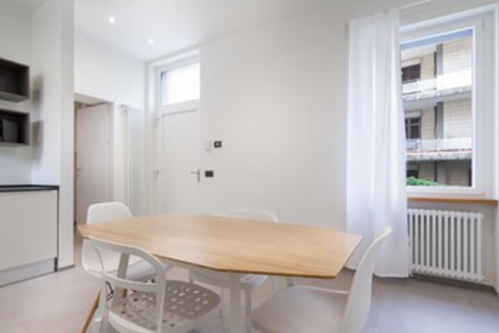 Room 12 of 25